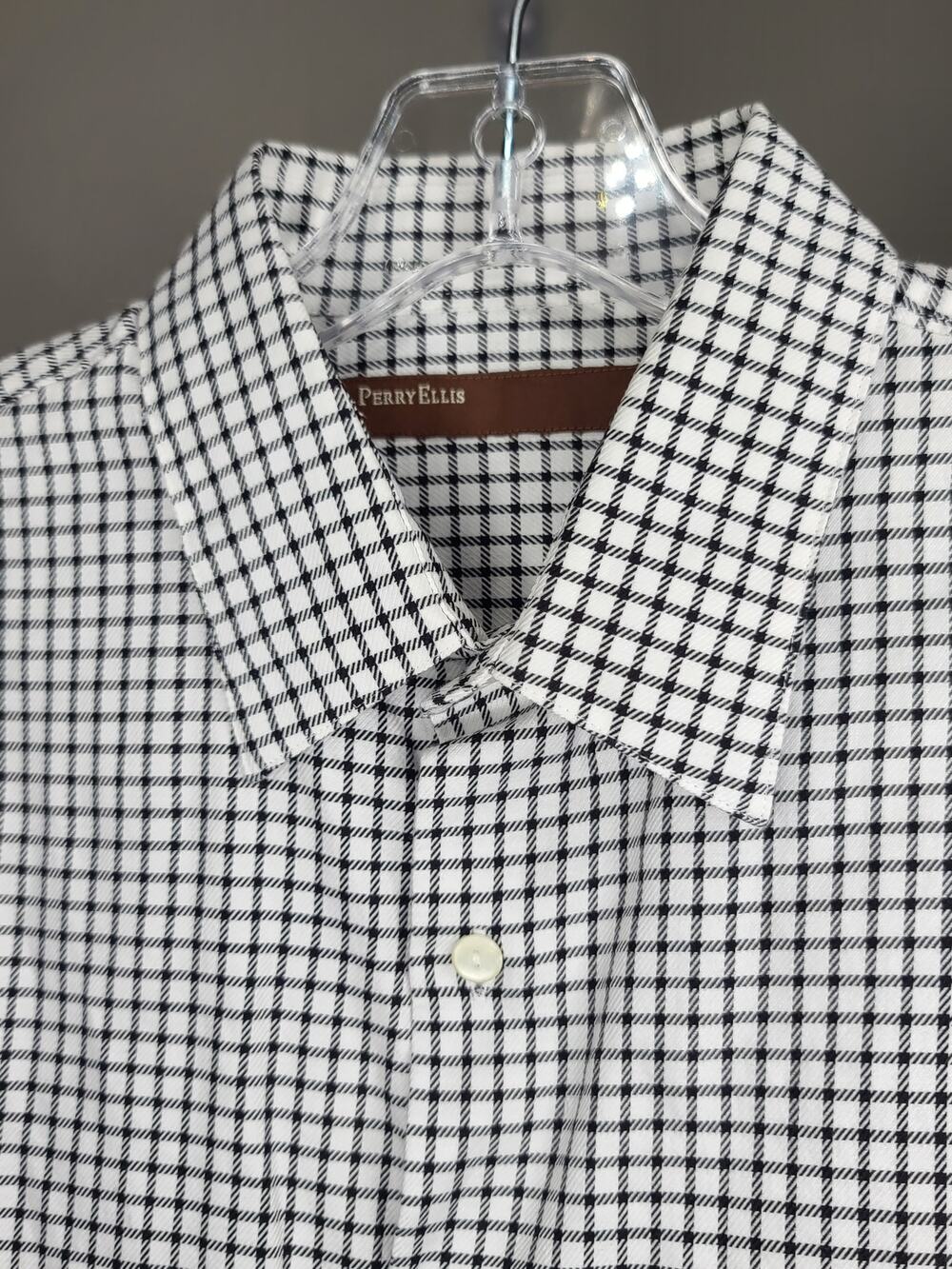 Perry Ellis long sleeve button down shirt - medium
